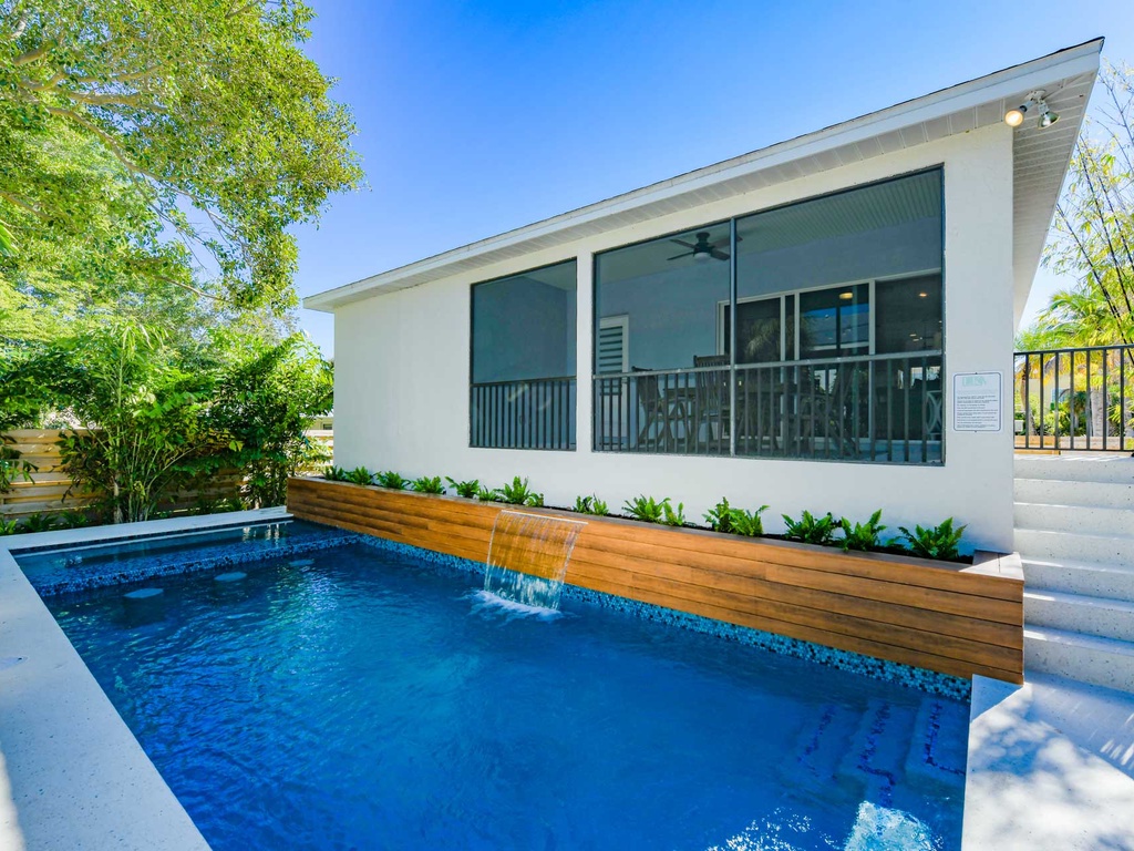 Private Pool and Spa with Waterfall, Swim Up Bar