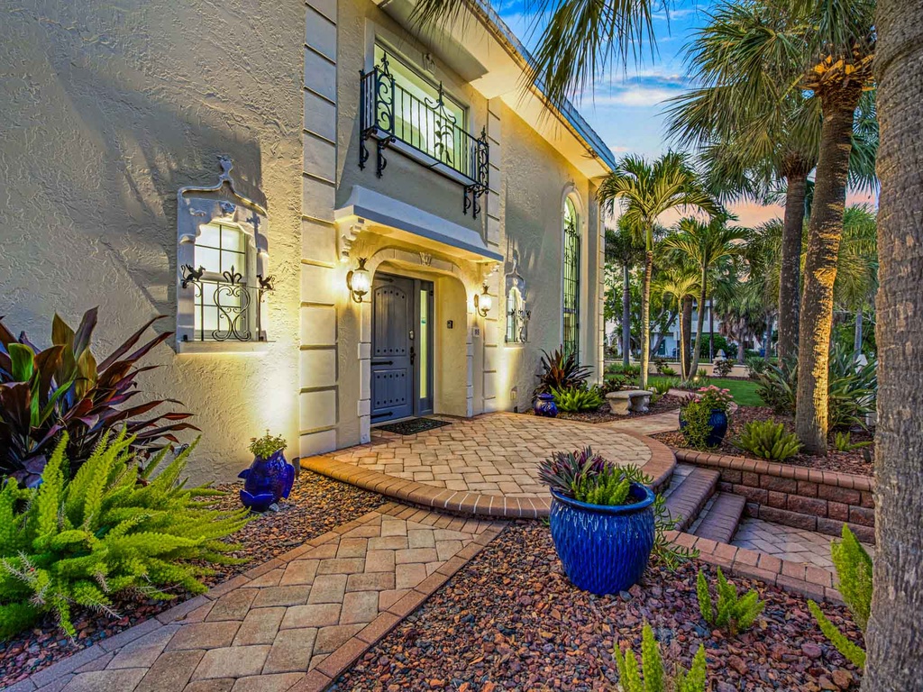 Front Entrance - Casa Siesta by Siesta Key Luxury Rental Properties