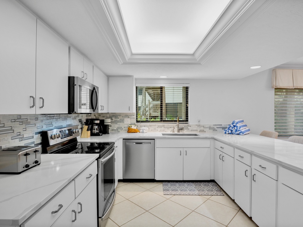Midnight Cove II Unit 910 by Tropical Sands Accommodations