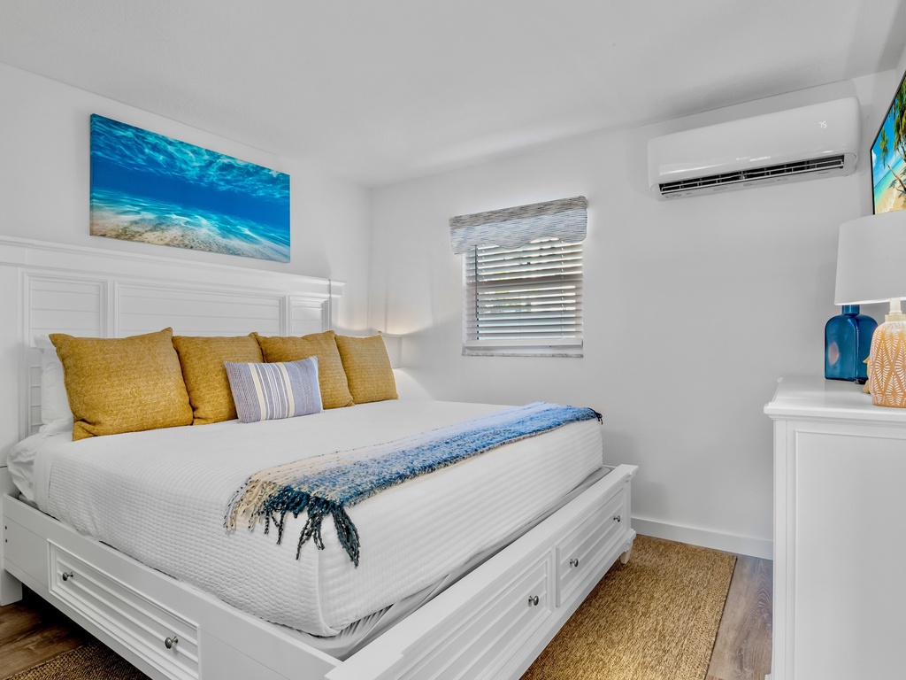 Primary Bedroom, King bed