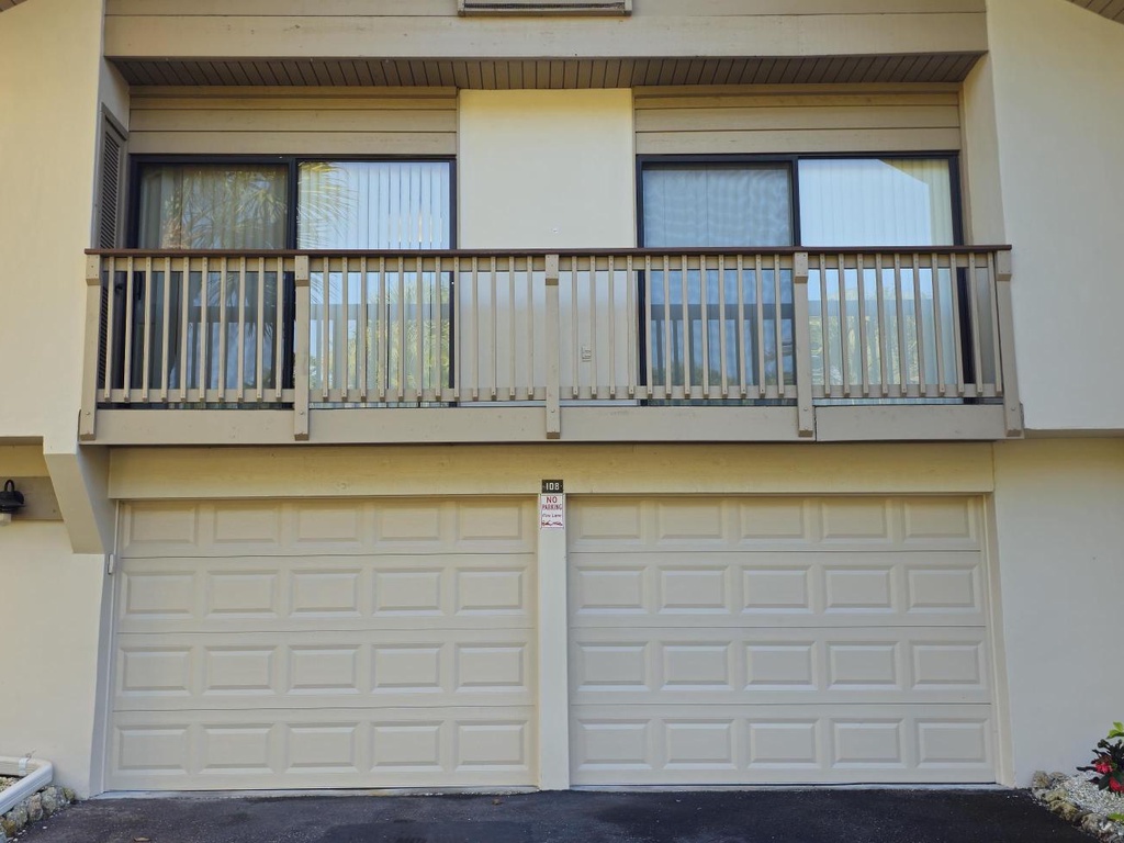Single unit, with garages