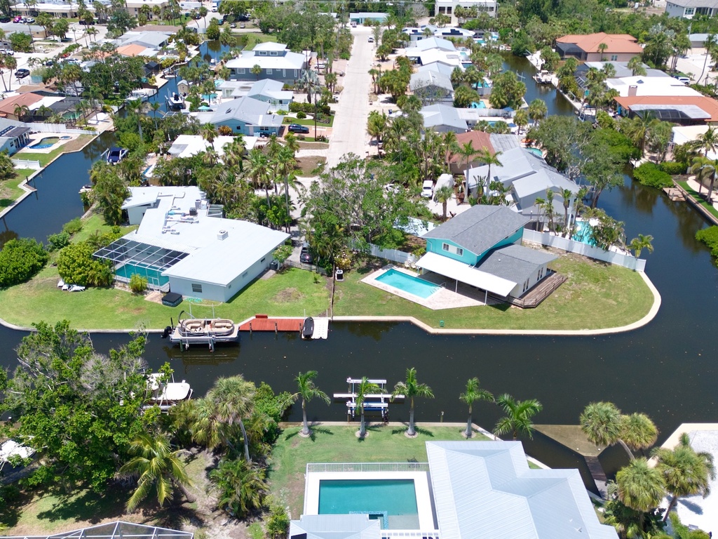 Leona Breeze by Tropical Sands Accommodations