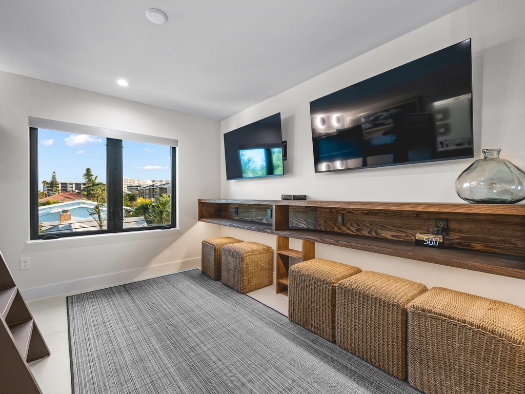 Fifth Bedroom, Two Full over Full Beds