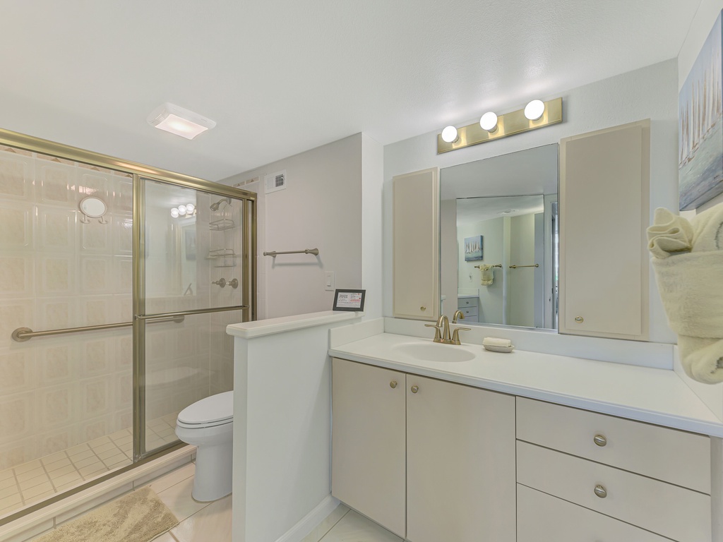 Primary Bathroom, Ensuite