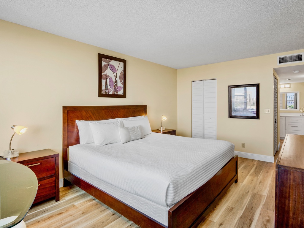 Primary Bedroom, King