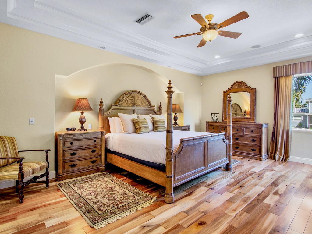 Primary Bedroom, King bed