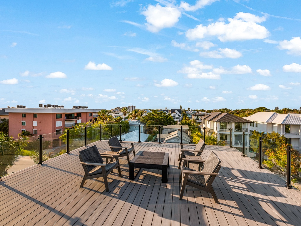 Rooftop Deck with Seating