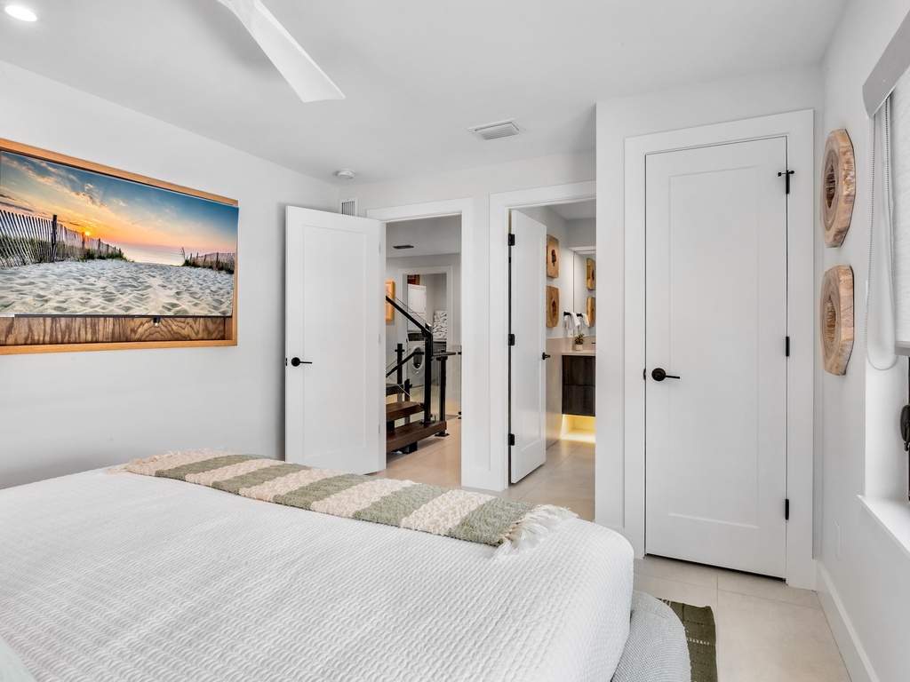 Second Bedroom, King bed