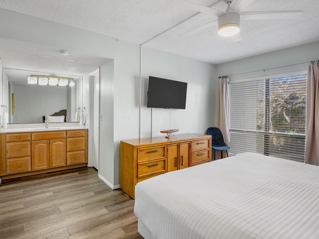Primary Bedroom, King