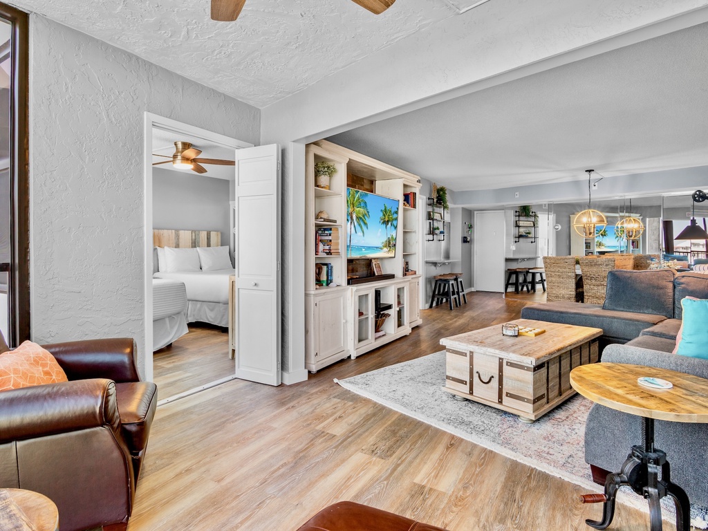 Harbor Towers Unit 515 by Tropical Sands Accommodations