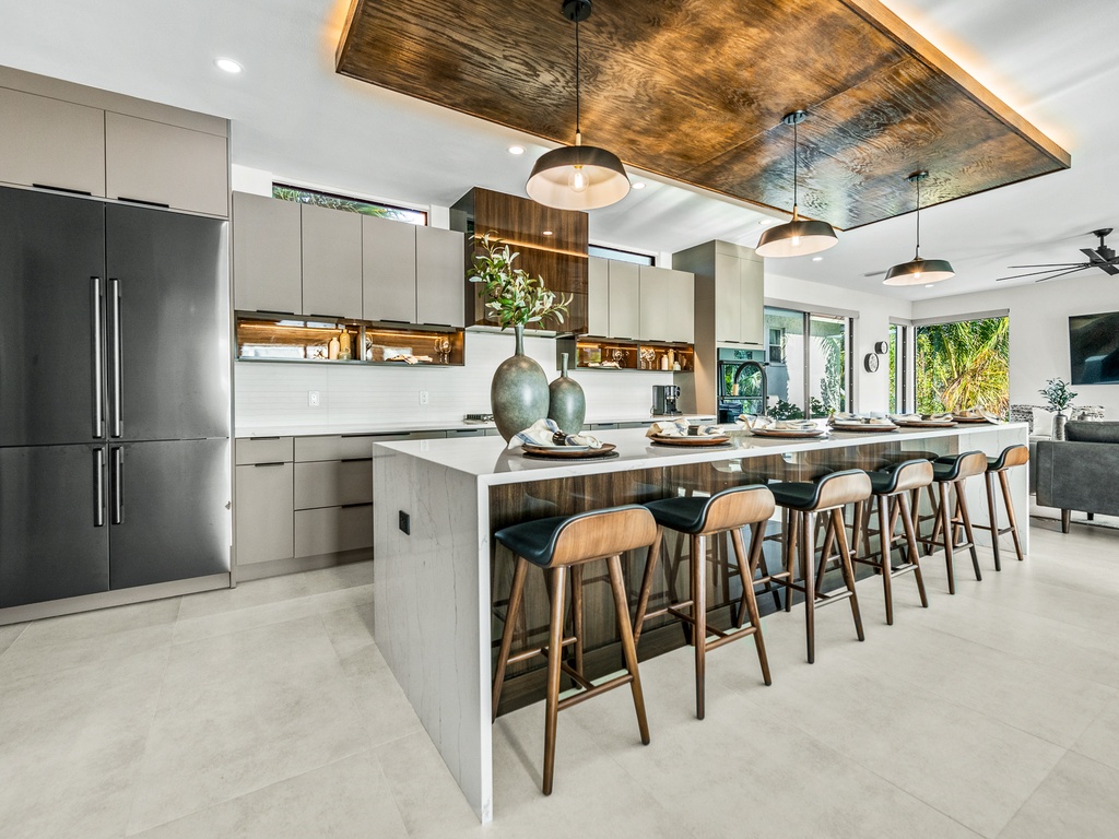 Fully equipped modern kitchen