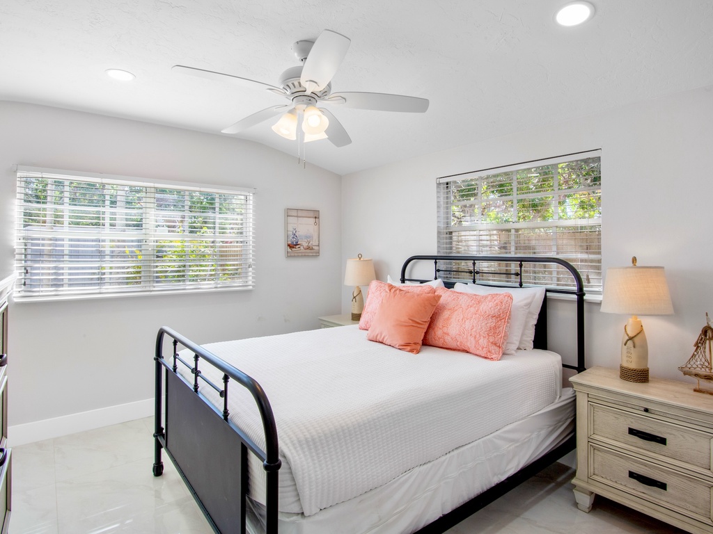 Third Bedroom - Queen