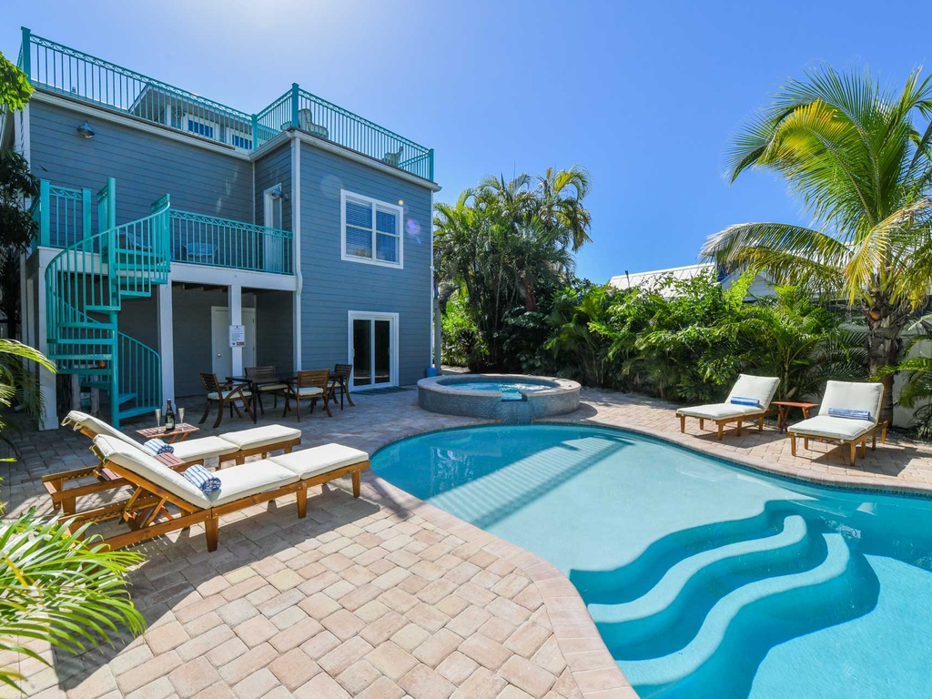 Private pool with in-ground spa