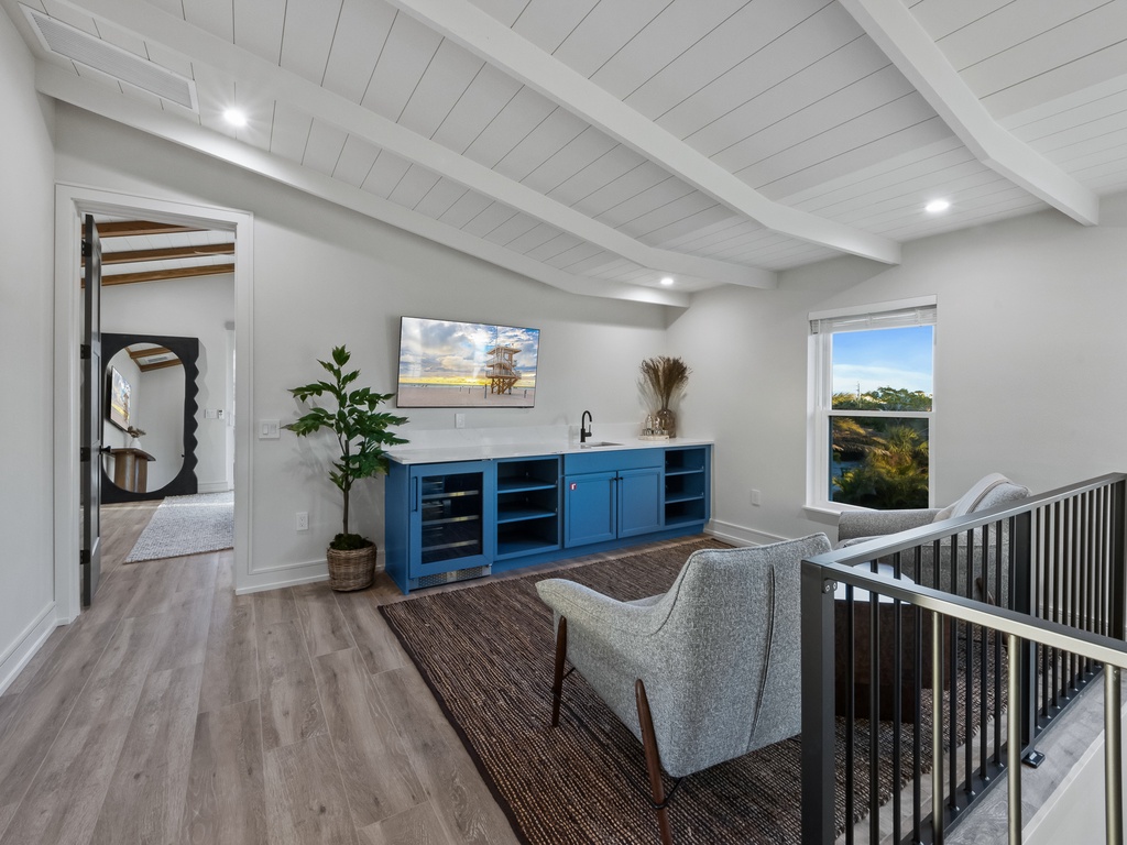 Upstairs Living Area with Wet Bar