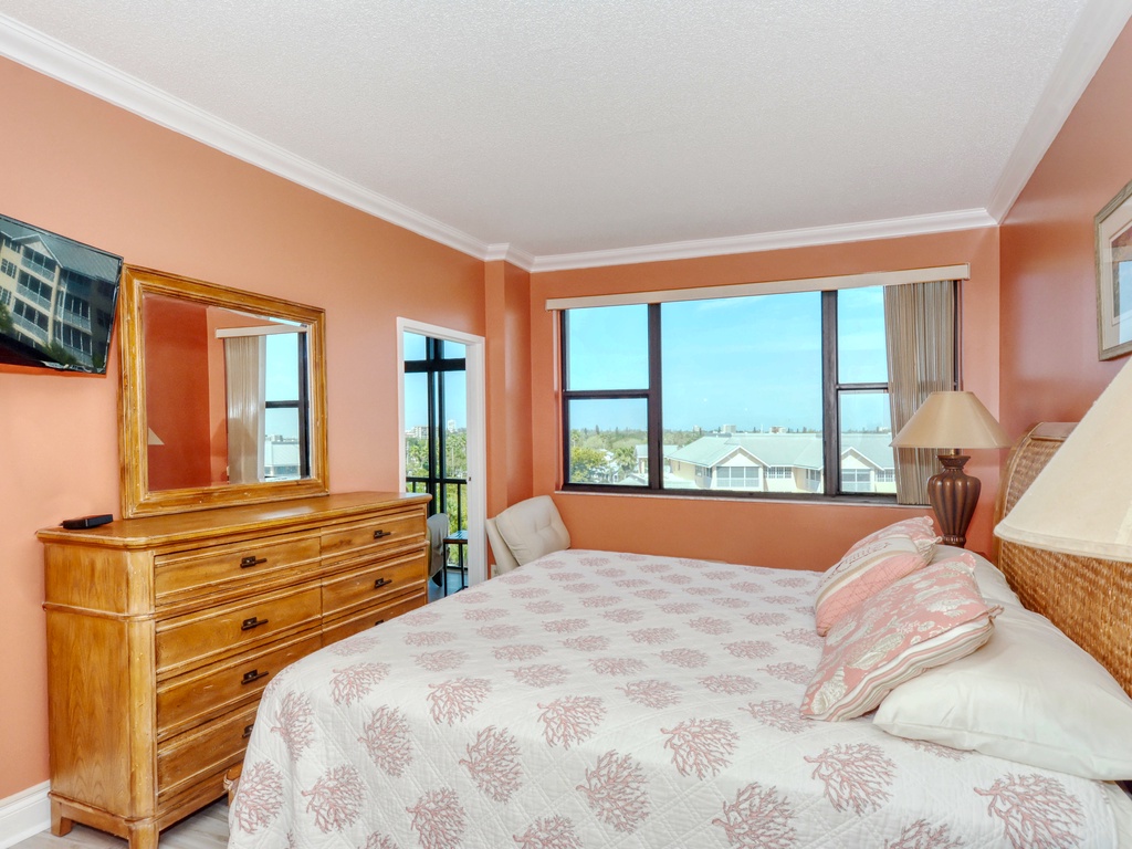 Primary Bedroom, King