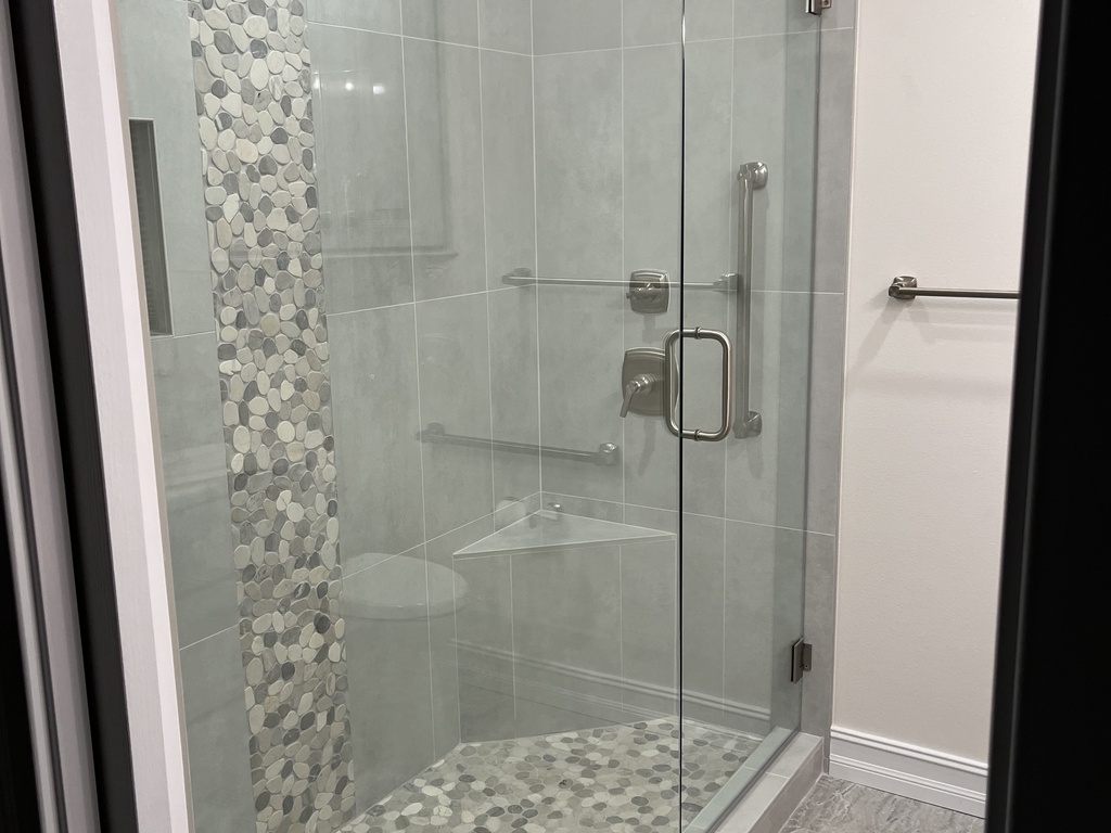 092 Master Shower