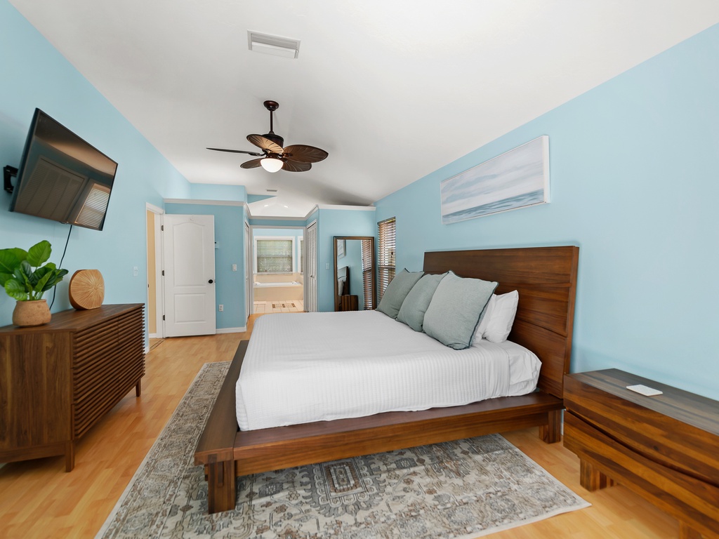 Second Bedroom - King