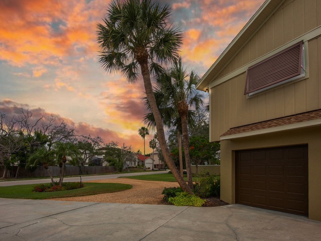 The Midnight Turtle by Siesta Key Luxury Rental Properties