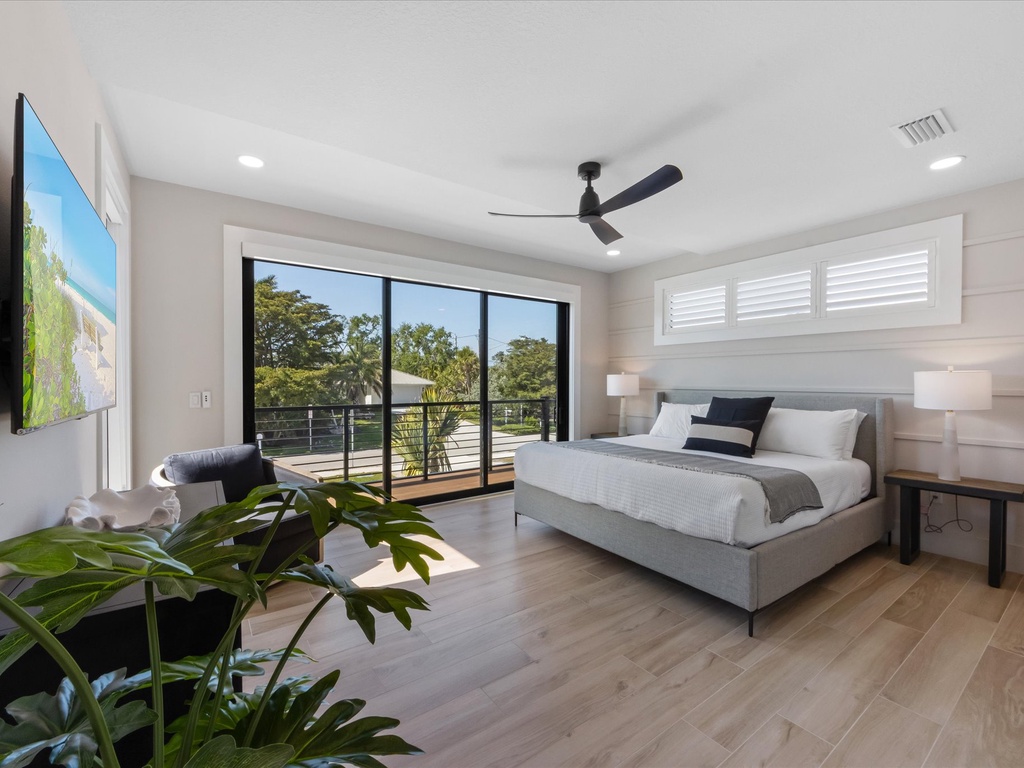 Third Bedroom, King