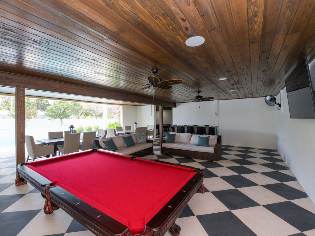 Game Room and Outdoor Dining