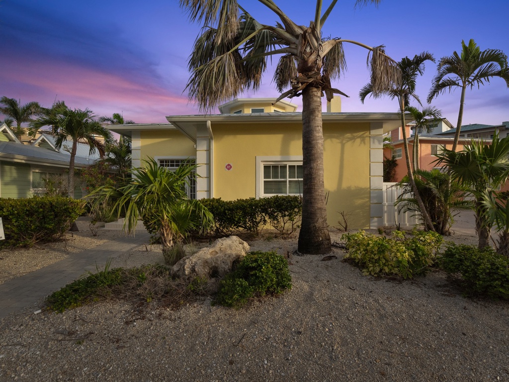 The Pool House Siesta Key Luxury Rental Properties