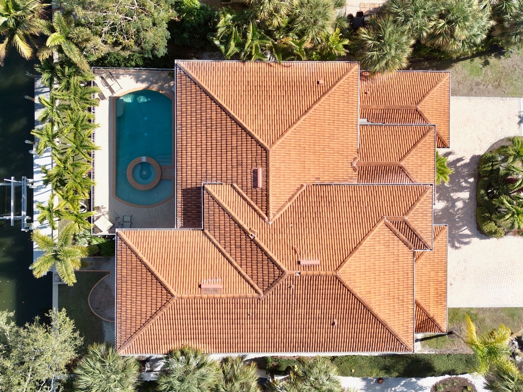 Treasure on the Canal by Siesta Luxury Rental Properties
