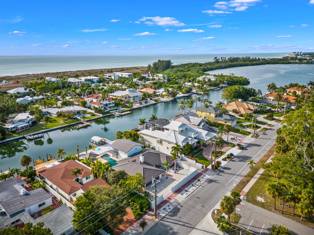 Manatee Cove - By Lido Key Vacations