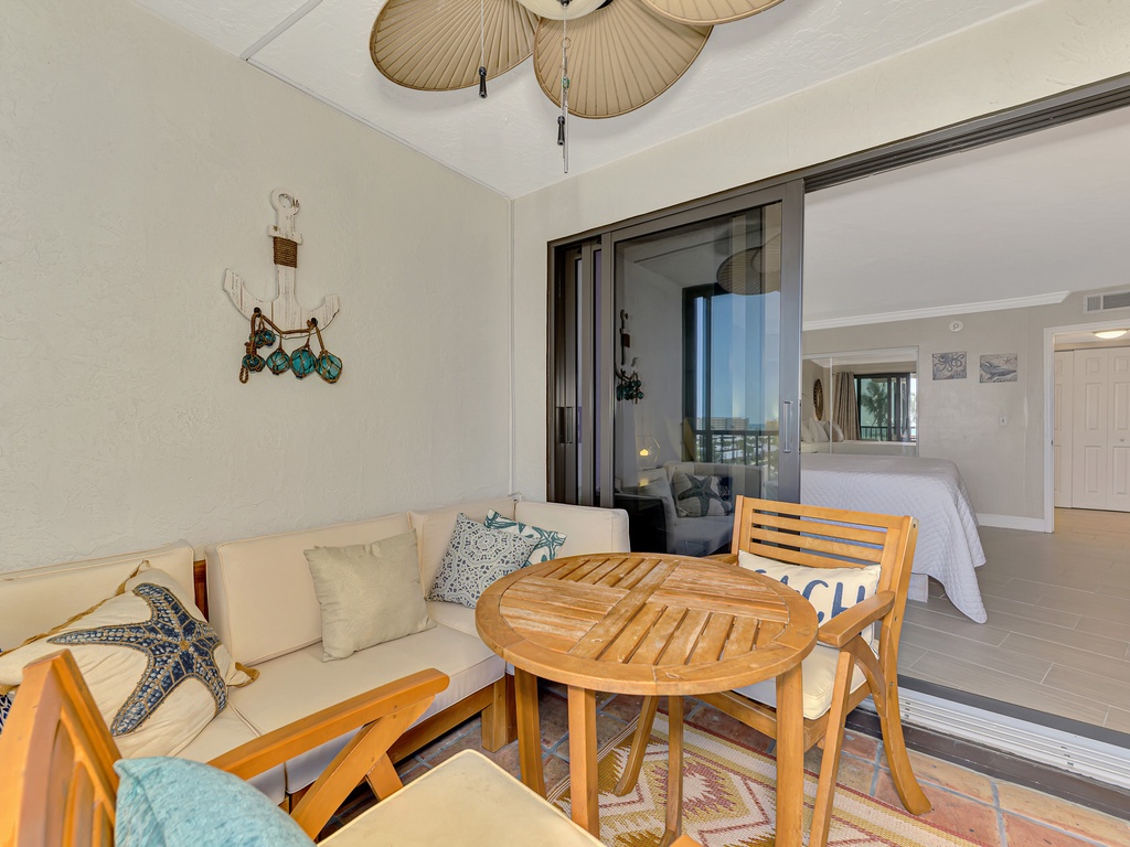 Private Screened-in Balcony with Seating