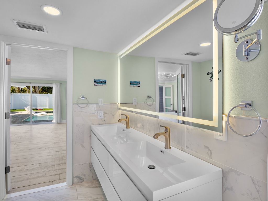 Primary Ensuite Bath with Dual Vanity