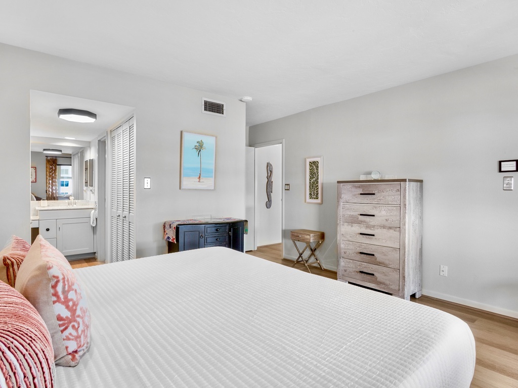 Primary Bedroom, King