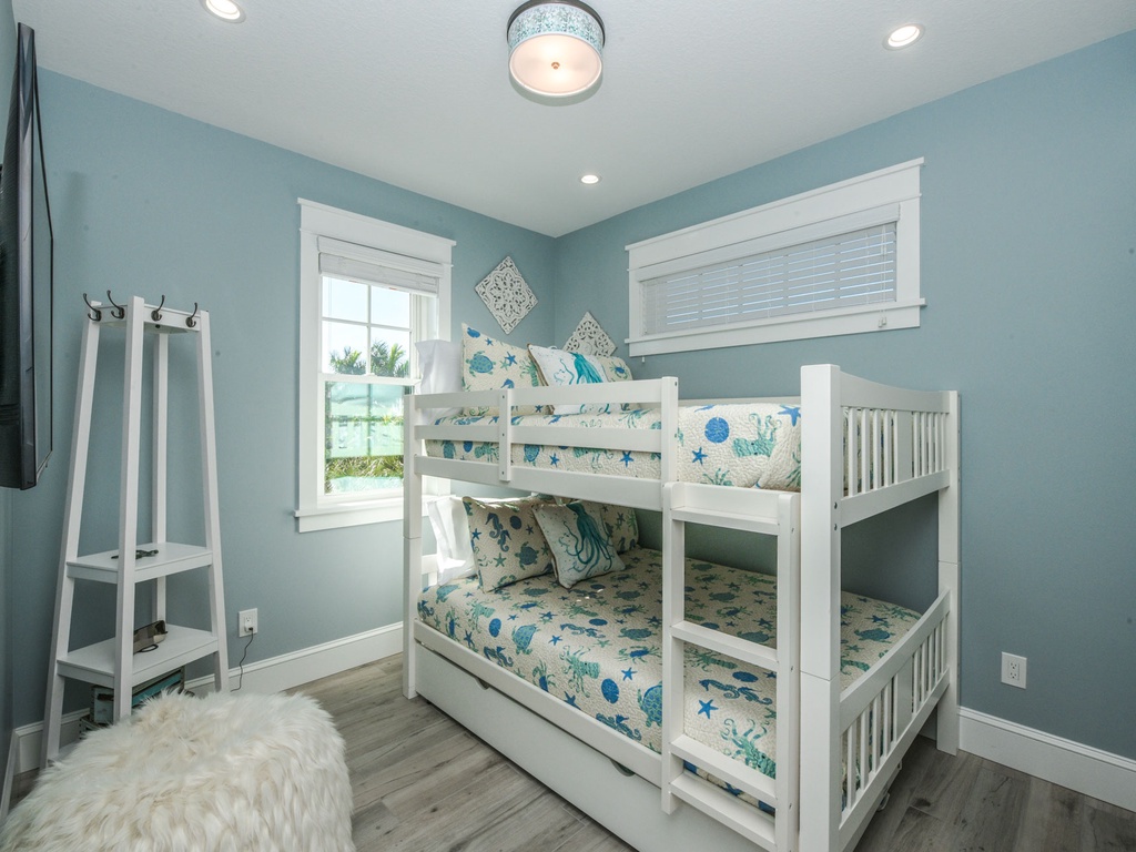 Sixth Bedroom, Full over Full Bunk beds