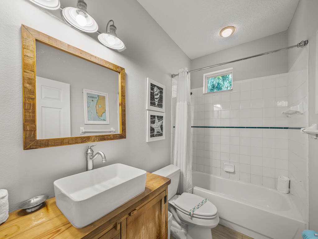 Primary Bedroom, Ensuite Bathroom