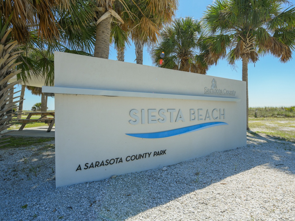 Sunset Royale - Tropical Sands Accommodations