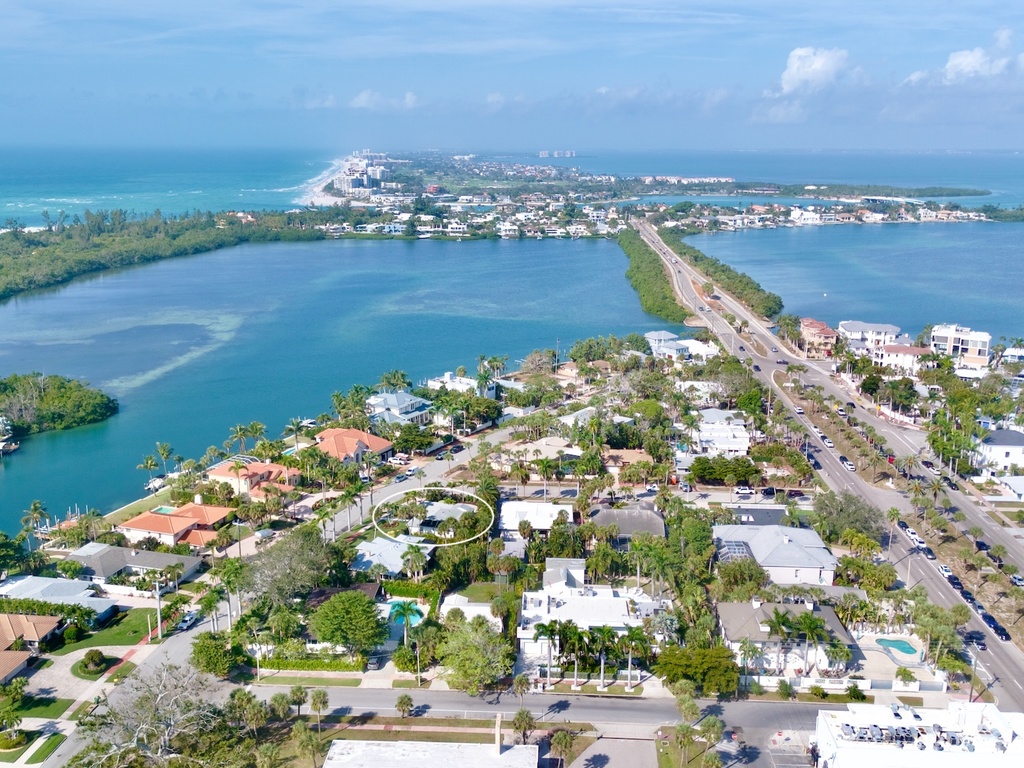 Perfect location near the bay