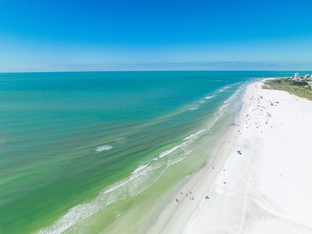 Sunset Royale - Tropical Sands Accommodations