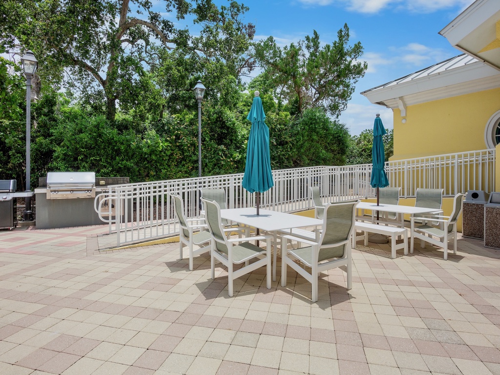 Outdoor Dining, Grill