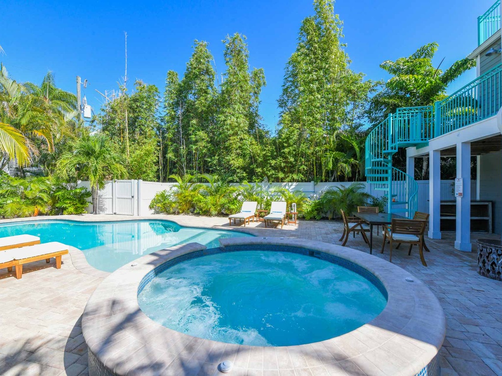 Spa and outdoor dining