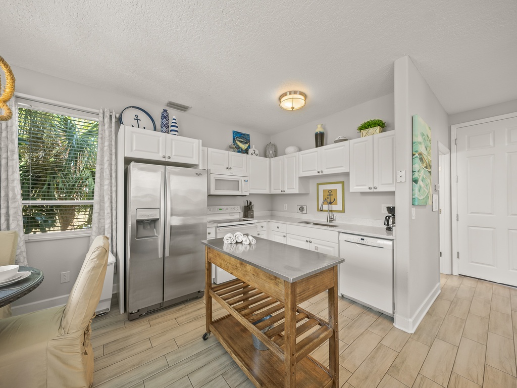 Fully equipped kitchen