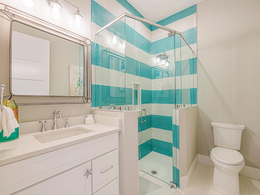 Ensuite Bathroom, Walk in Shower