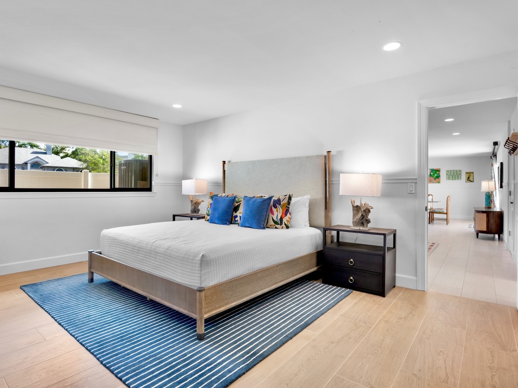 Fourth Bedroom (Ground Floor), King bed