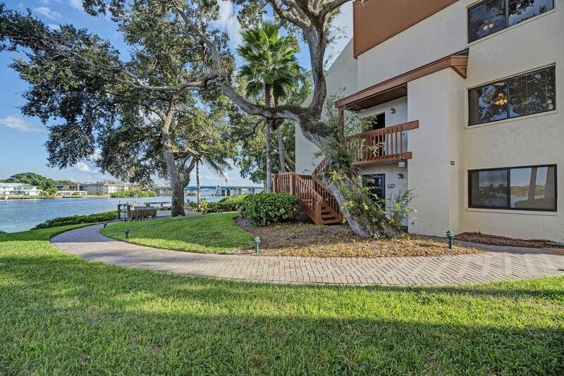 Midnight Cove II 220D