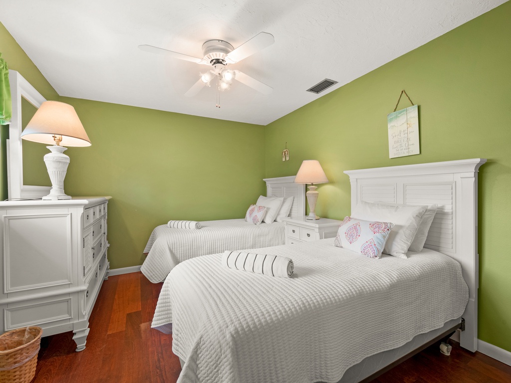 Second Bedroom - Two Twins