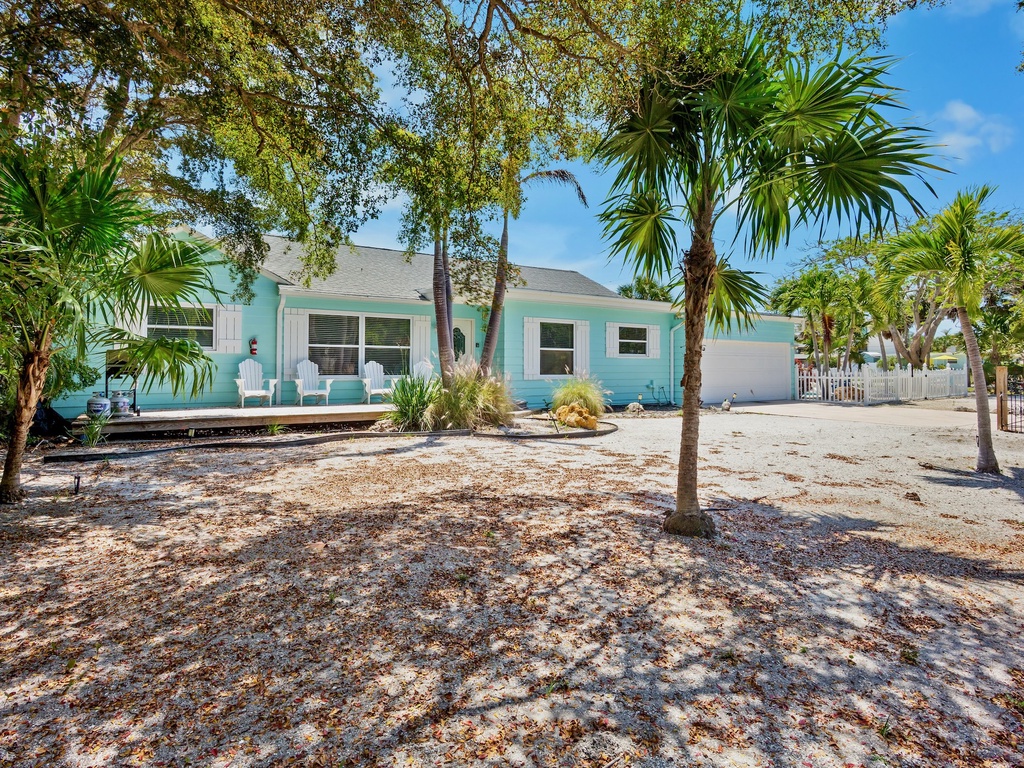 Beach Side Babe by Lido Key Vacations