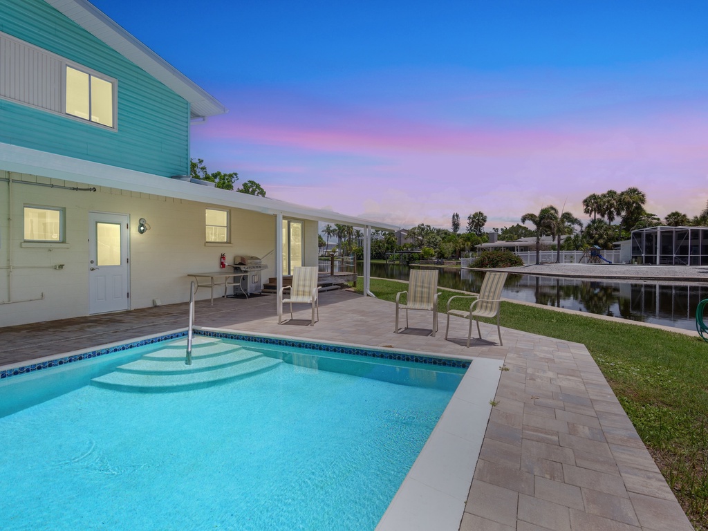 Leona Breeze by Tropical Sands Accommodations