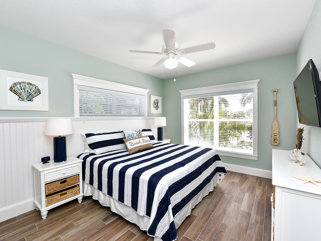 Third Bedroom, King bed