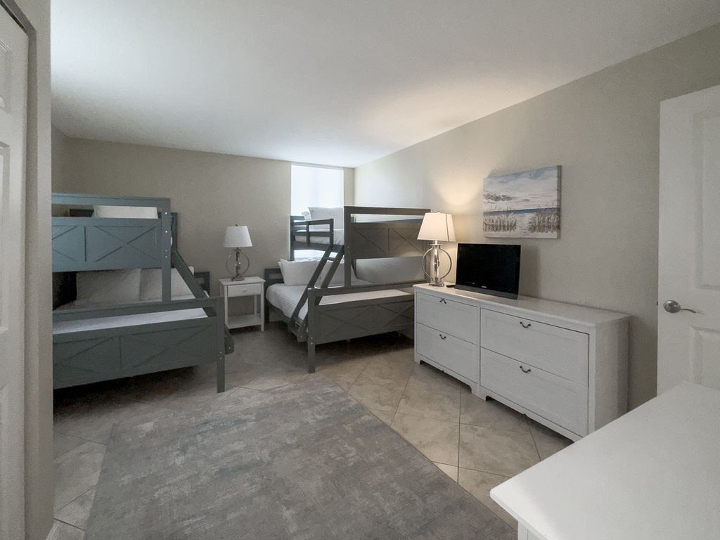 Second Bedroom - Two Twin/ Queen Bunks