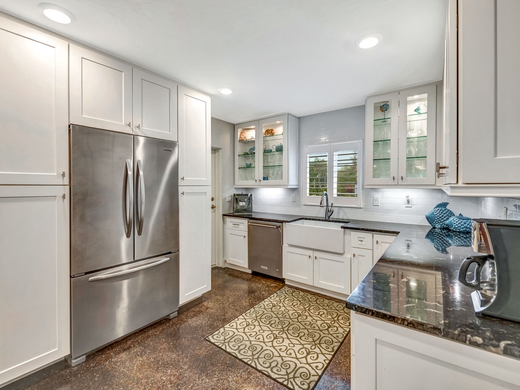 Fully equipped kitchen