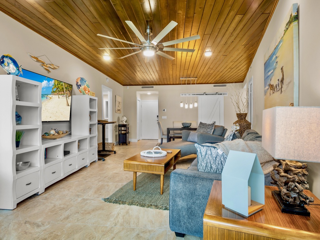 Harbor Towers 111 by Tropical Sands Accommodations