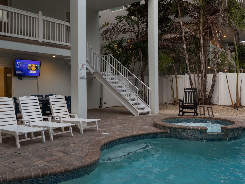 Poolside Loungers, Private Spa