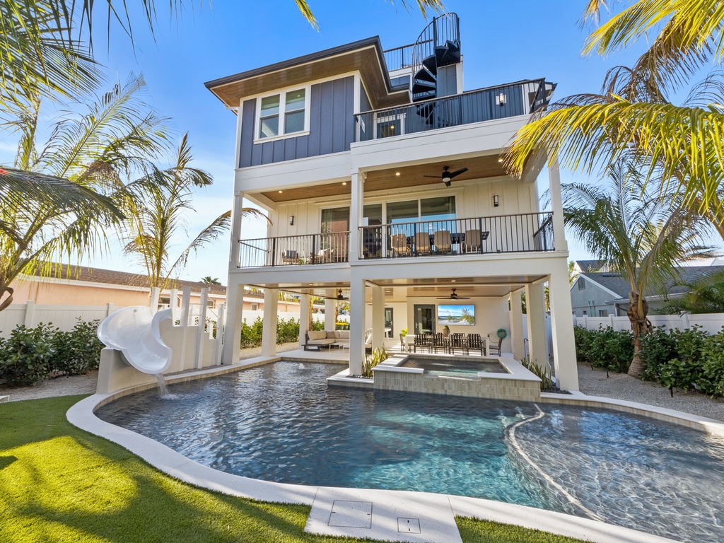 Private Backyard, Pool Area